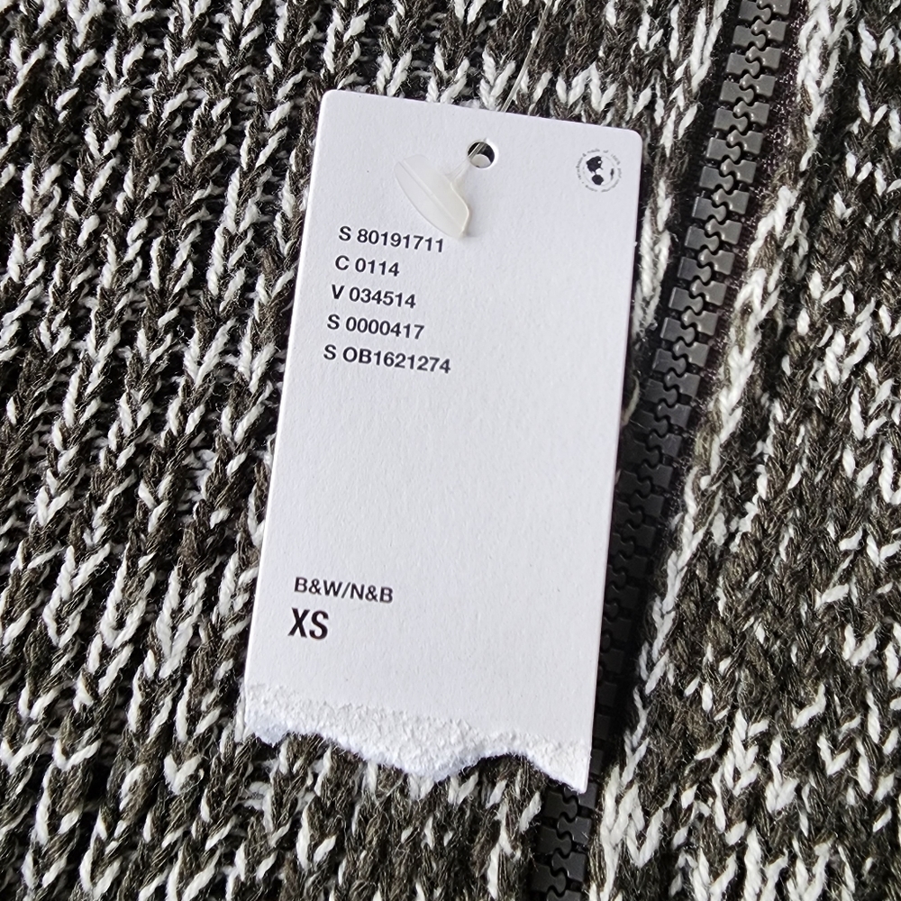 NWT Urban Outfitters Cropped Sweater - Picture 5 of 7